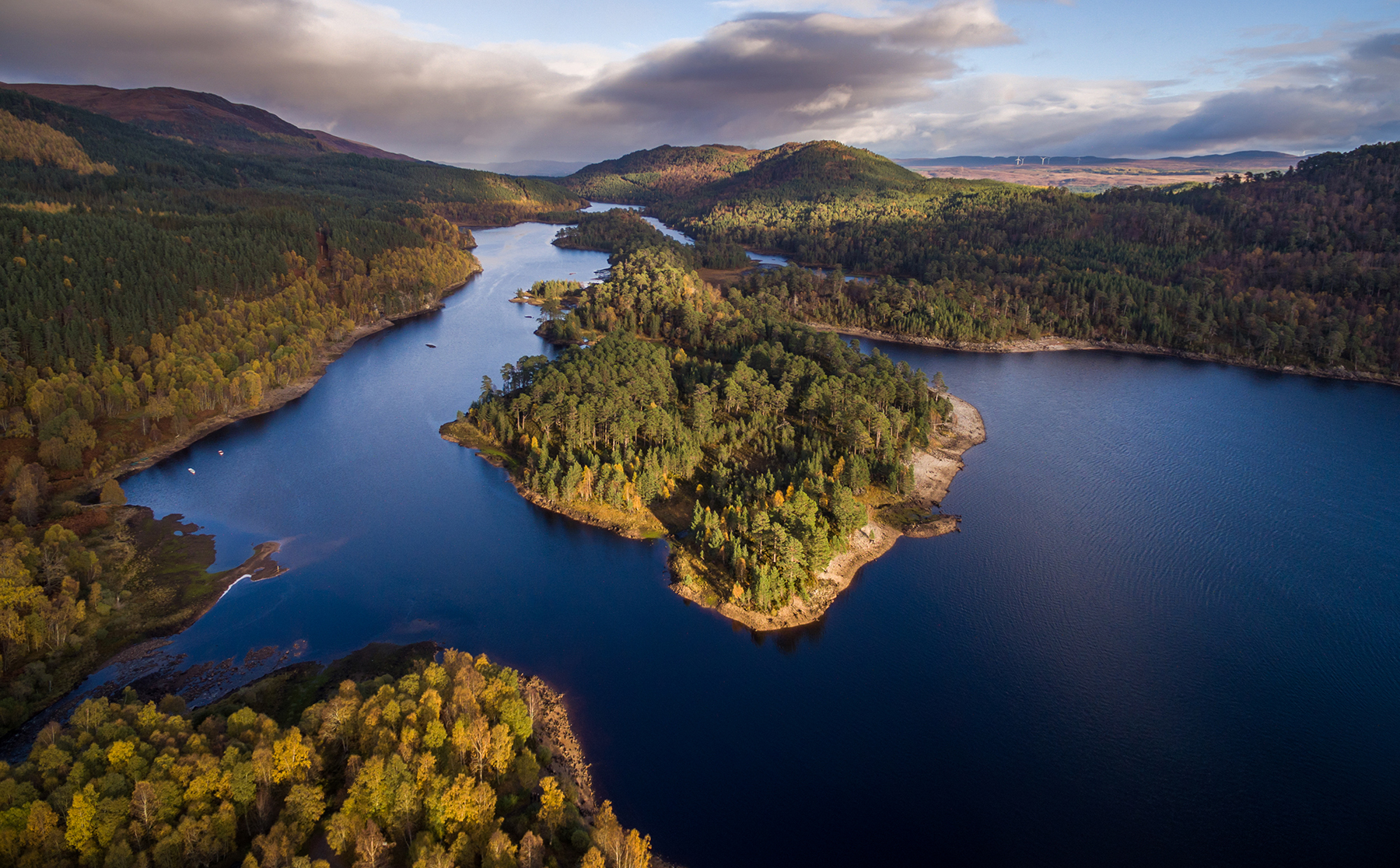 Loch Beinn a Mheadhoin in Glen Affric, Scotland.